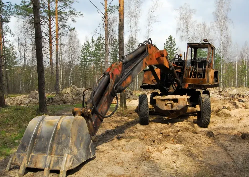 Commercial Land Clearing: How Pros Ready a Build Site 1 commercial land clearing excavator e1763847440106 commercial land clearing