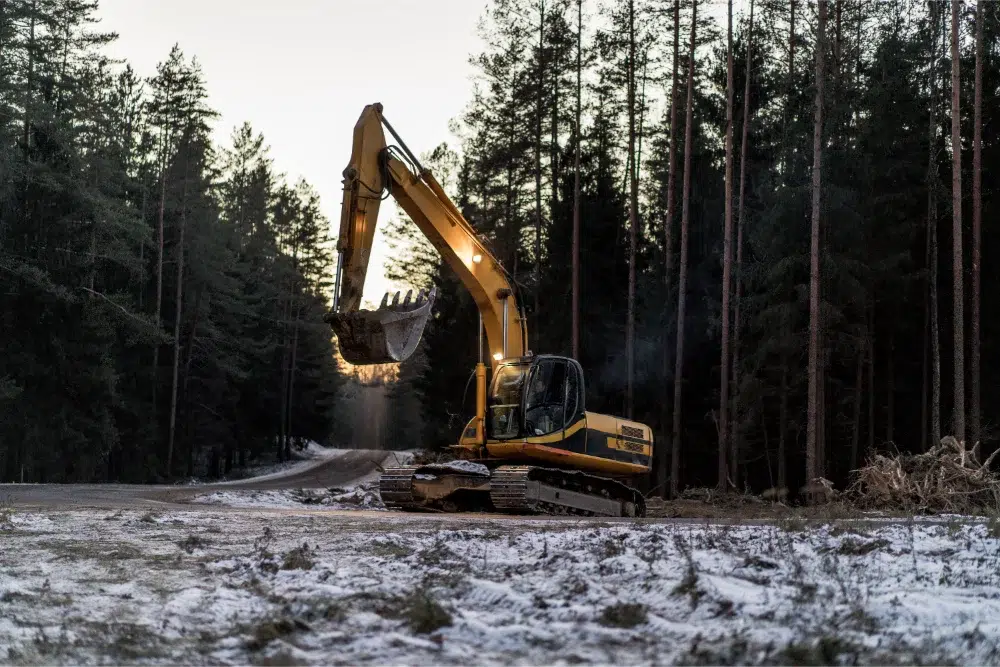 Land Clearing Methods: 5 Common Techniques Explained 2 heavy construction equipment excavator work land clearing methods,land clearing method,land clearing techniques,methods of land clearing,land clearing costs (SUB PILLAR ) LINKED,what the process involves (land clearign pillar) LINKED,Forestry mulching sub pillar